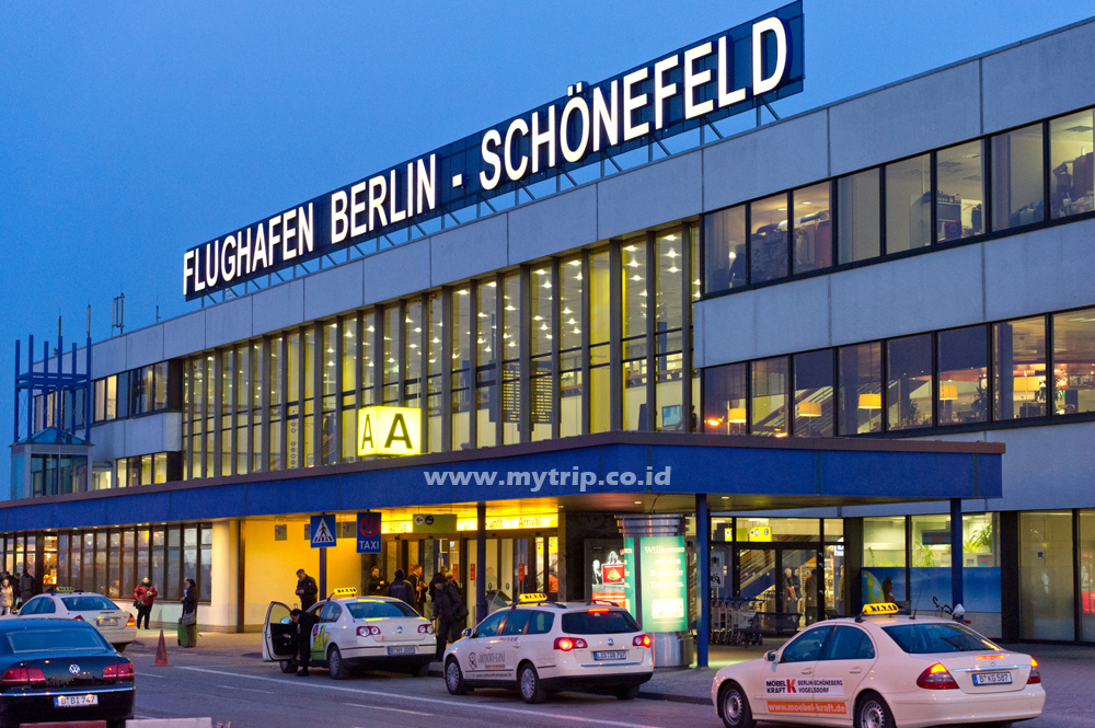 PANDUAN KELILING BERLIN DENGAN BUS DAN KERETA